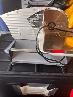 Meat slicer