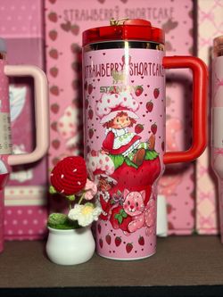 40oz Strawberry Shortcake Stanley