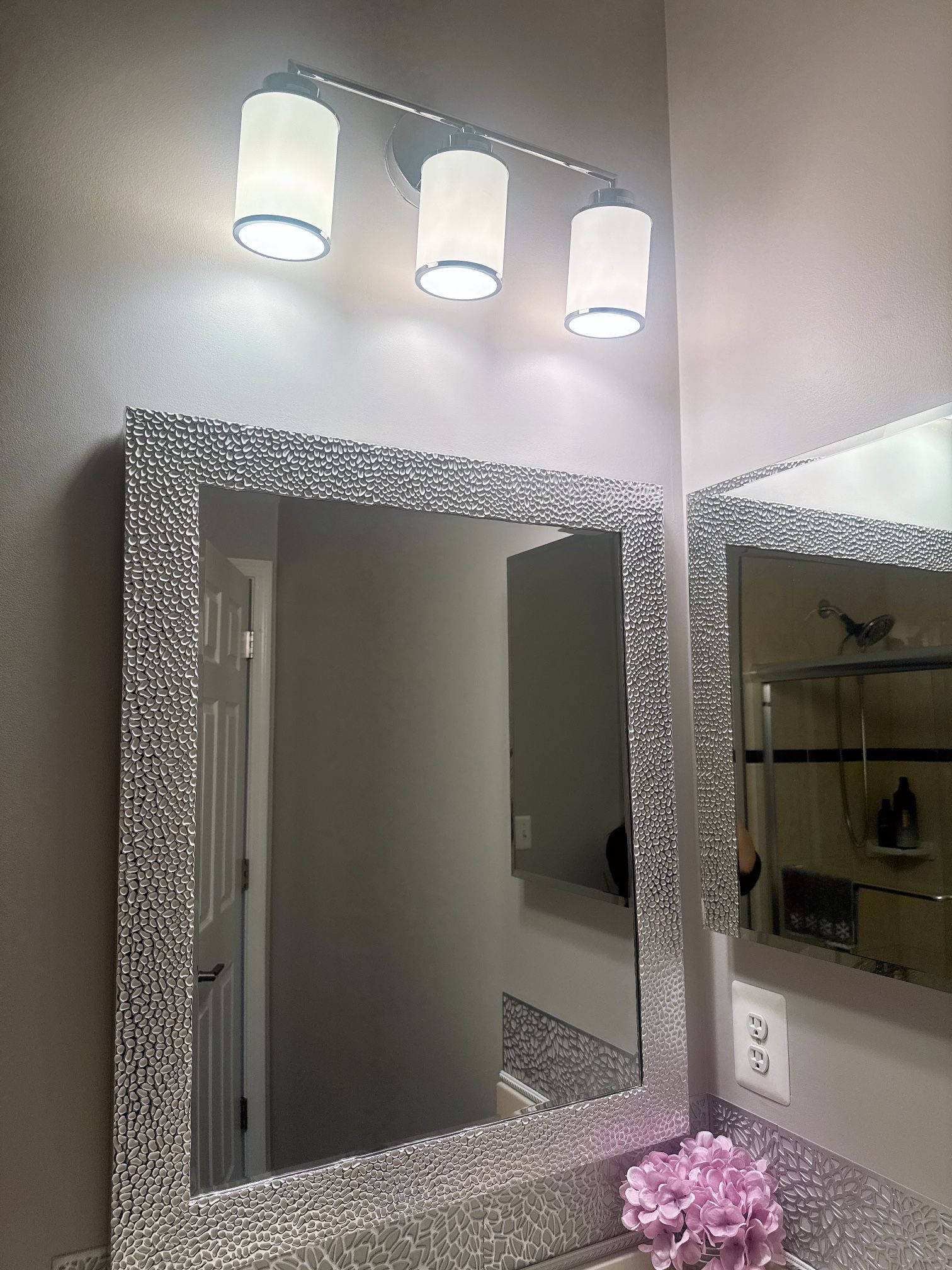 NEW Modern bathroom vanity light