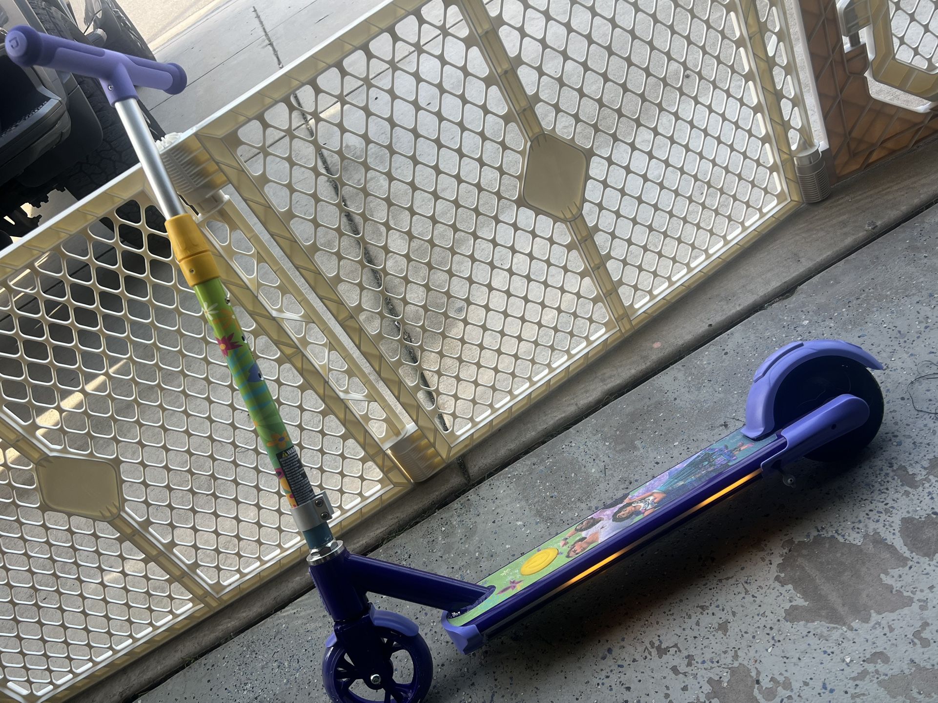 Jetson Disney Encanto Kids’ Electric Scooter