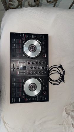Beginner DJ board - Pioneer DDJ SB2