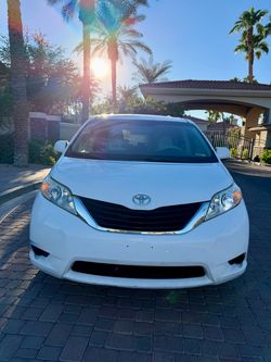 2011 Toyota Sienna LE 8-Passenger