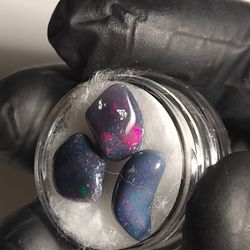 Black Opals Set of 3 in display 