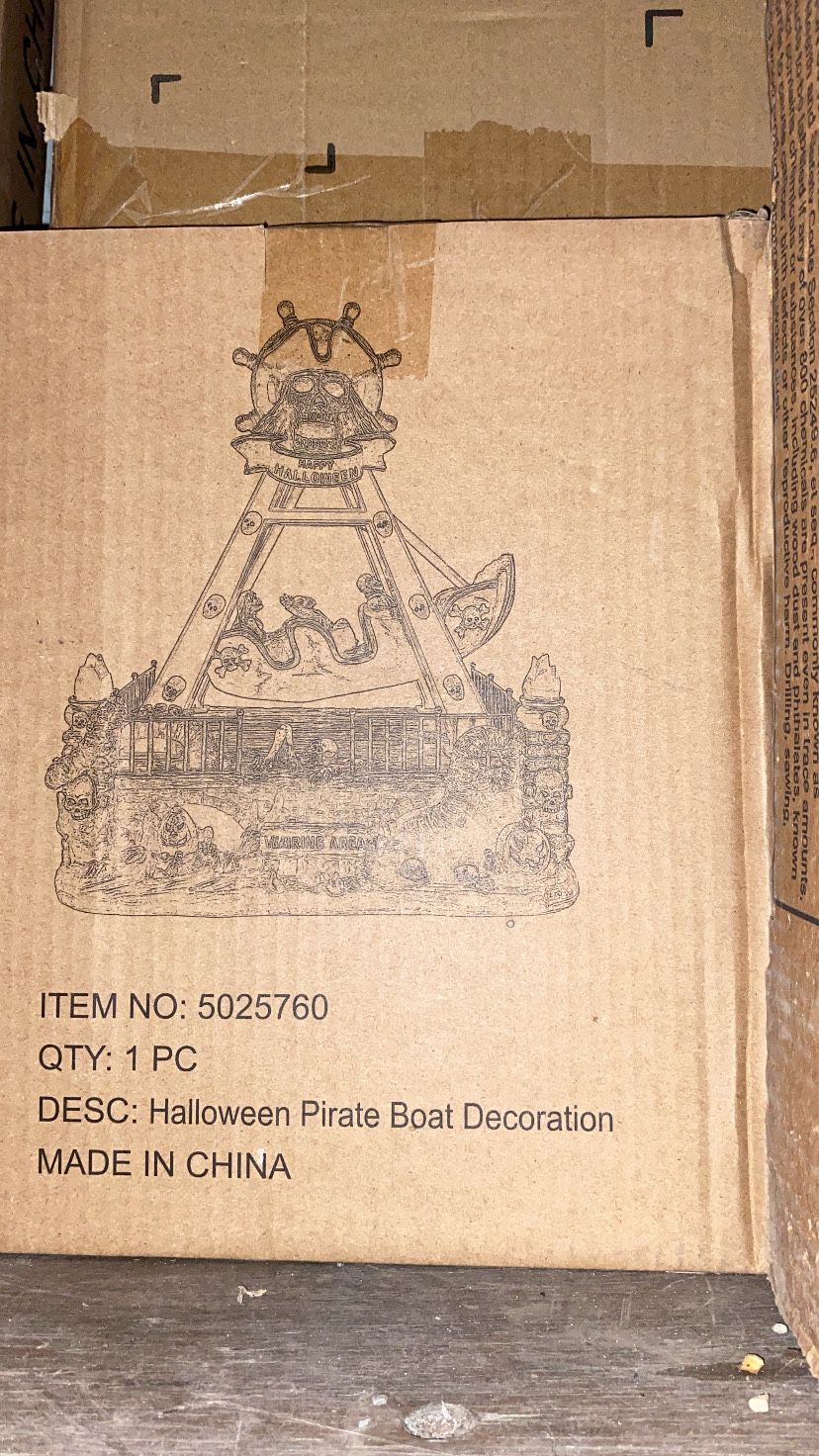 Halloween boat decoration