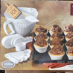 21 Piece Cupcake Set