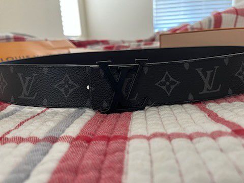Louis Vuitton Initiales 95cm Reversible LV Black Brown Leather Belt for  Sale in Diamond Bar, CA - OfferUp