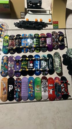 Tech deck finger boards