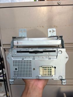Radio Head Unit with Mounting Bracket