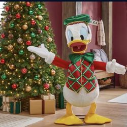 Disney 4 ft. Animated Donald Duck Brand New. In Box Please message me if you have any questions.$380