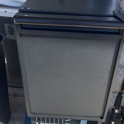 Ice Machine 15-inch Freestanding  (U-BI98B-00A) U-LINE