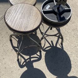 4 adjustable stools 