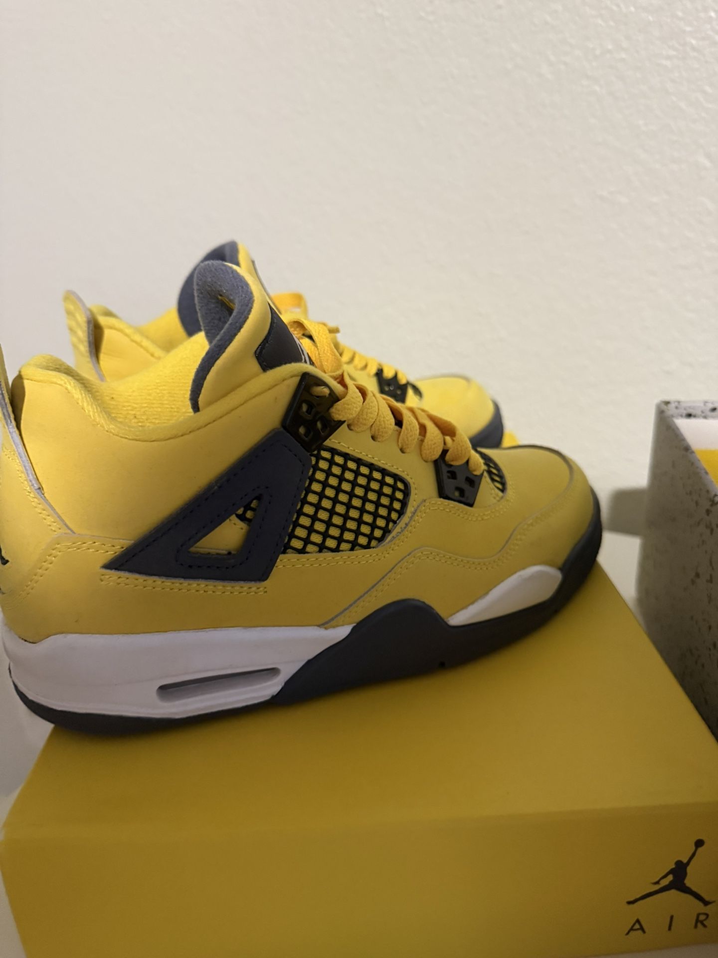 Jordan Lightning 4s