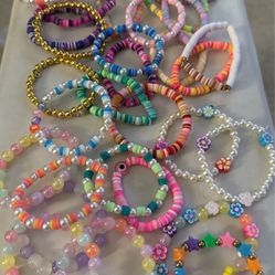 30 Handmade Friendship Bracelets 