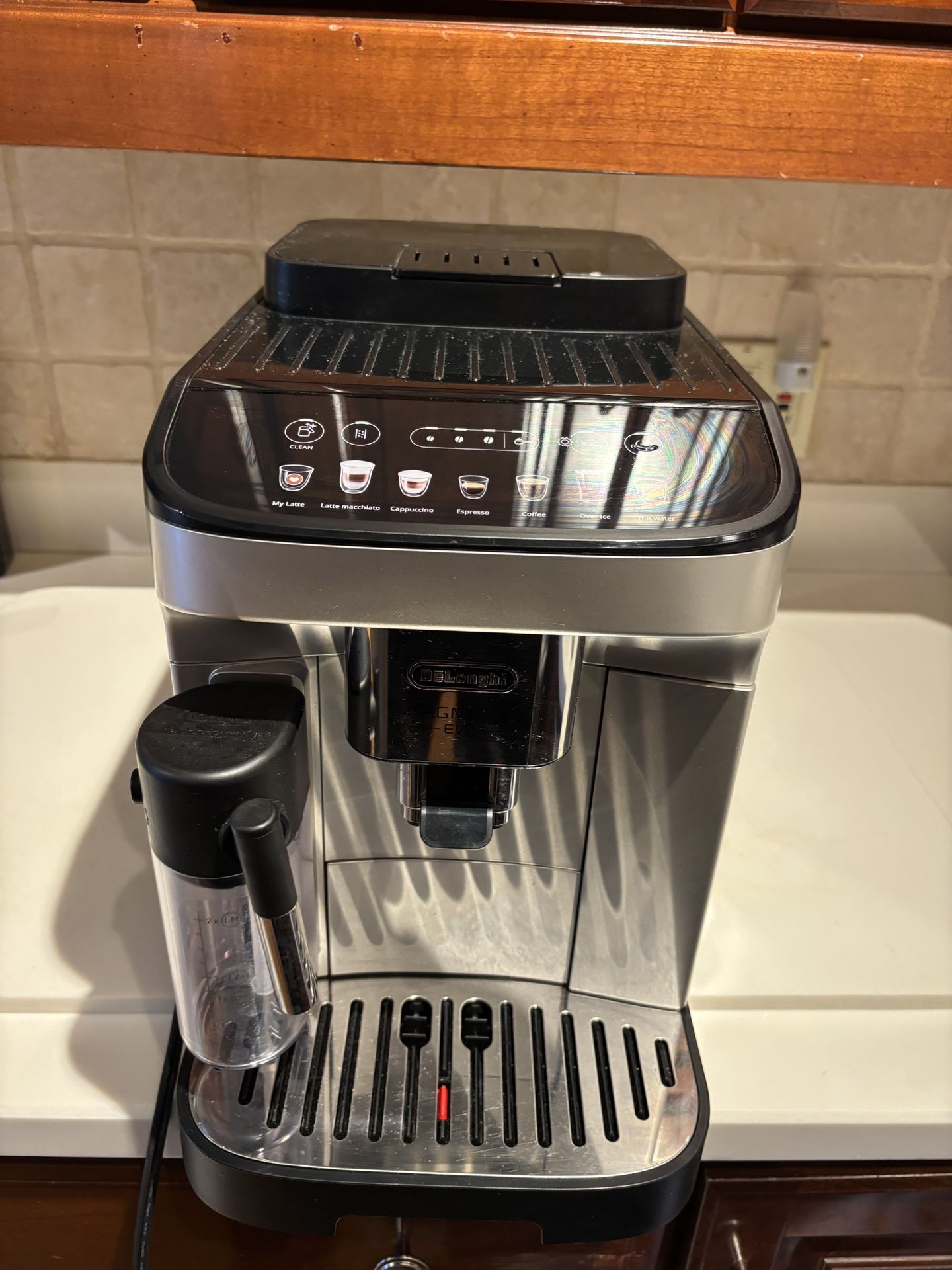 Like new DeLonghi Magnifico Evo Espresso/coffee Machine 