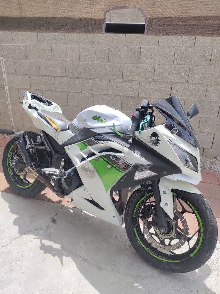 Photo 2015 Ninja 300 ABS! READ DESCRIPTION