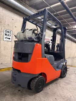 TOYOTA MODEL 8, latest model 4500 lb, 3 stage, side shift