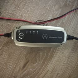 Mercedes-Benz Trickle Charger A000(contact info removed)