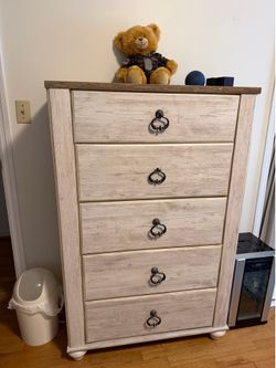 Ashley Willowton Chest Dresser