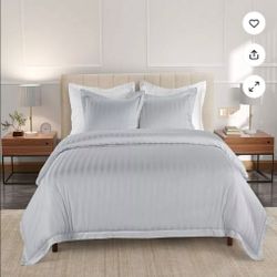 Light Gray Striped Comforter Set | Size Queen/Full