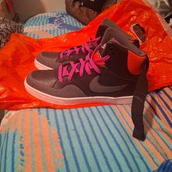Nike court tranxition, Air Force One High Top, Size 13