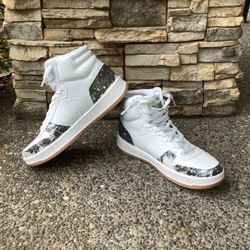 Hydro Dipped High Topped Levi’s 