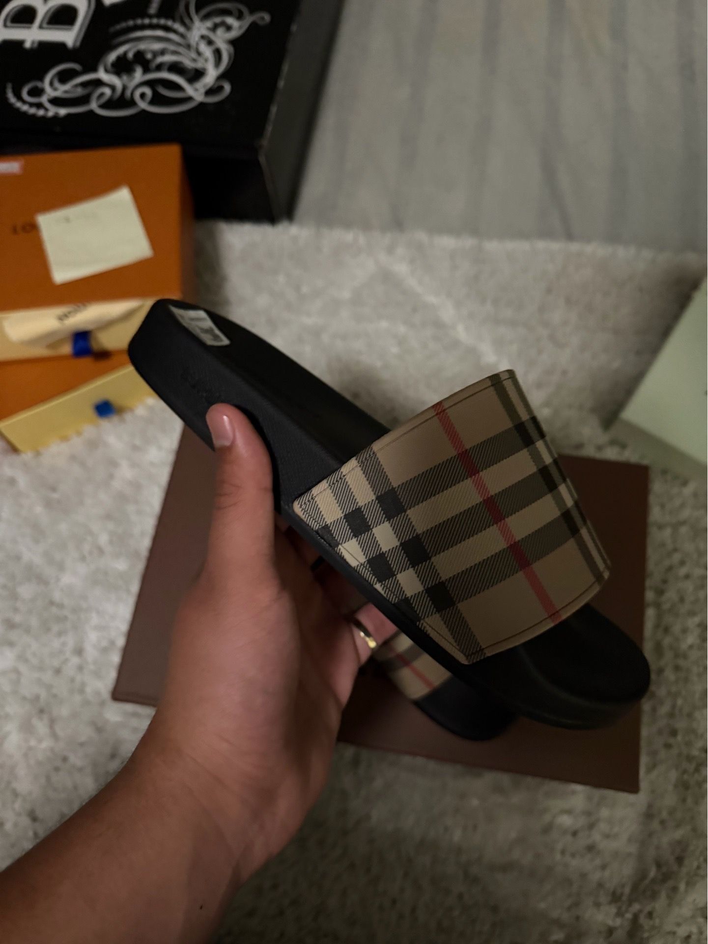 Checkered slides size 7 men