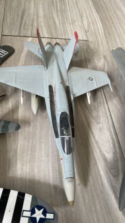 Cast airplanes