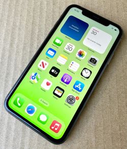 Unlocked Apple iPhone 11 (64 GB) Black - Excellent Condition