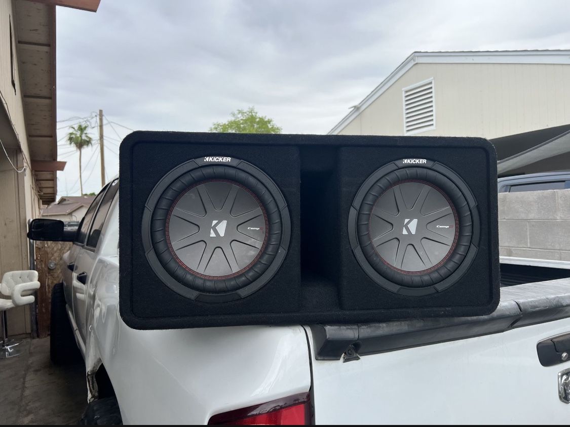 250$ Kicker 10" perfect condition 