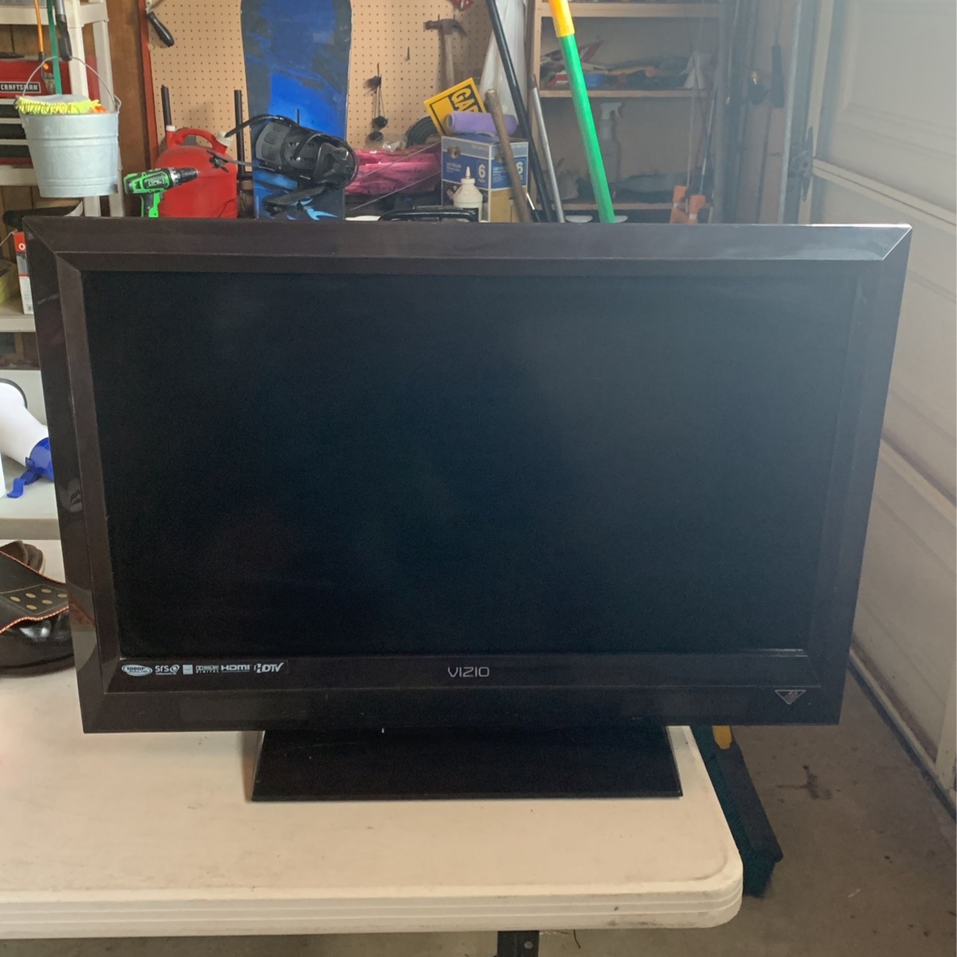 Vizio VL320M 32” HDTV w/ Sanus Wall Mount