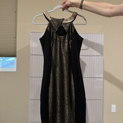 JAX , Black With Gold, size 4