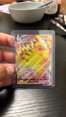 Pikachu VMAX Gigantamax Holo Pokémon Card SWSH286