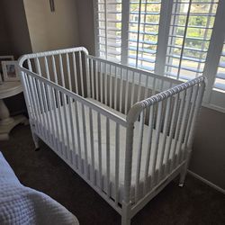 Jenny Lind DaVinci Crib w/Bamboo Matress