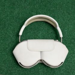 USED airpod maxs 