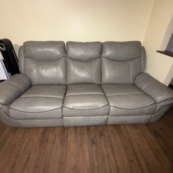 Raymour & Flanigan Reclining Sofa & Gliding Love Seat Ross Living Room Set