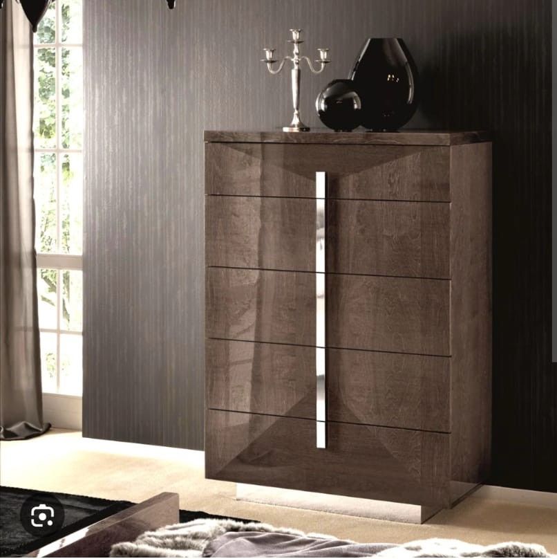 King Bed, Chest, Dresser, Night Stands And Mirror 