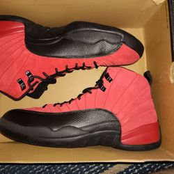 Clean Af - Hardly Worn     Jordan 12 Retro     Sz.11.5