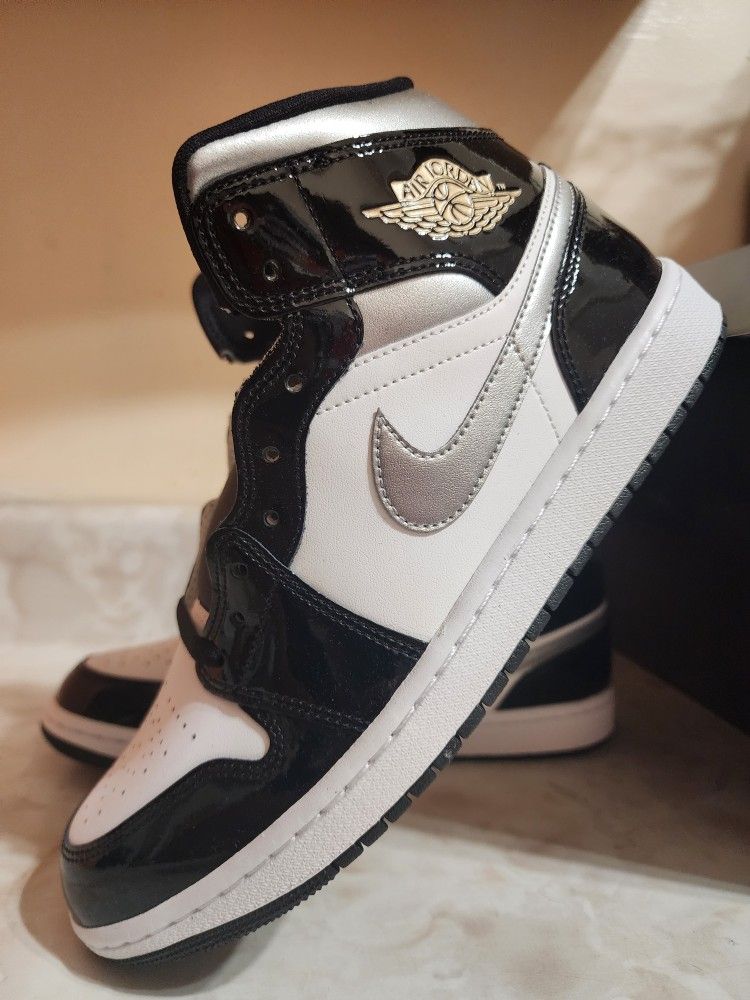 New Nike Jordan 1 Mid 