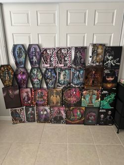 Monster high nib dolls