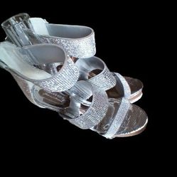 Ladies Heels Gianni Bini Size 7M Silver 