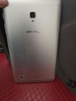 SAMSUNG  8 IN. GALAXY  TABLET