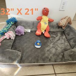 Gray Pet Bed
L 32"x W 21"  Toys Free