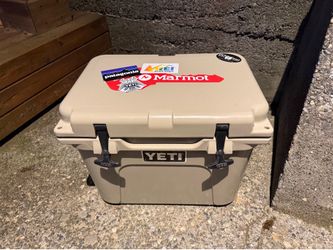 YETI Roadie 20 Cooler – Tan – Lightly Used