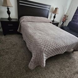 Bedroom  Set,    Full / Queen