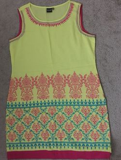Lemon color long sleeveless kurti. Can be work on denims and leggings. Brand new.