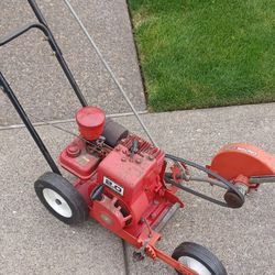Very nice Dayton walk behind lawn edger with Briggs & Stratton two horse engine runs great