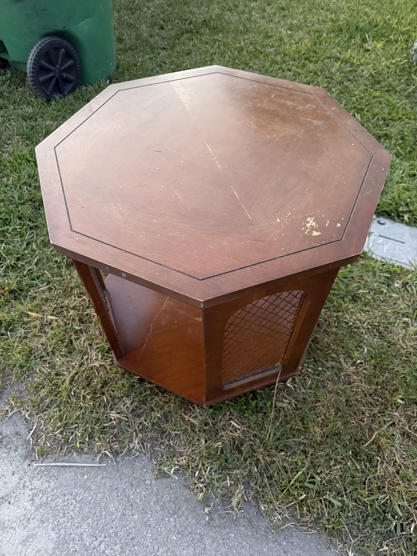 Hexagon Table
