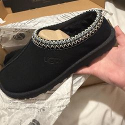 Ugg Size 7men/8woman