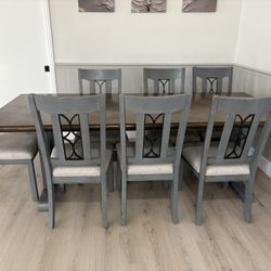 Extendable Table with 8 🪑 