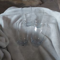 Is four little wine glasses